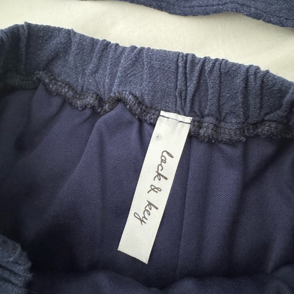 Two piece set - Picture 3 of 3